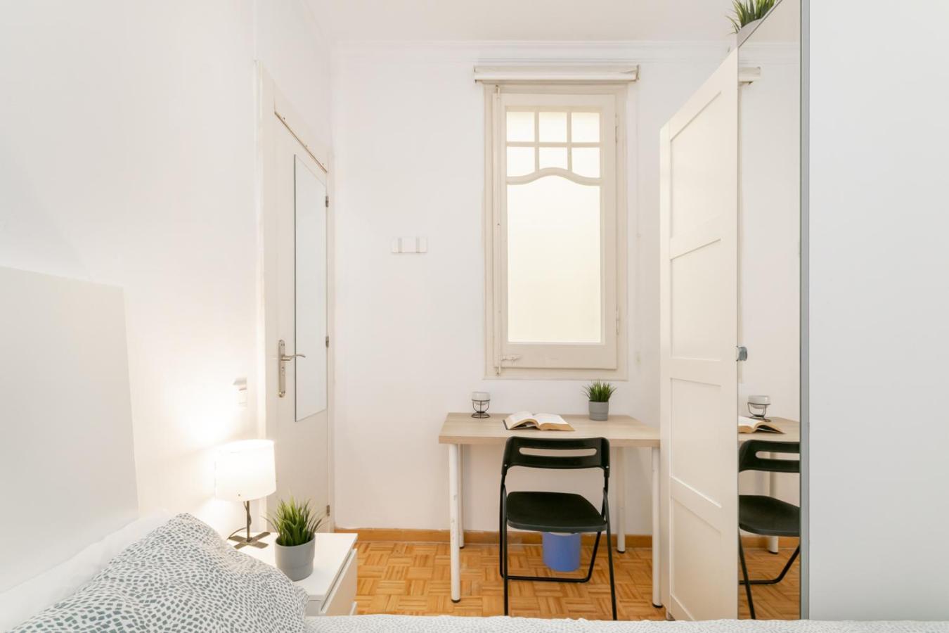 Balmes Private Rooms برشلونة المظهر الخارجي الصورة